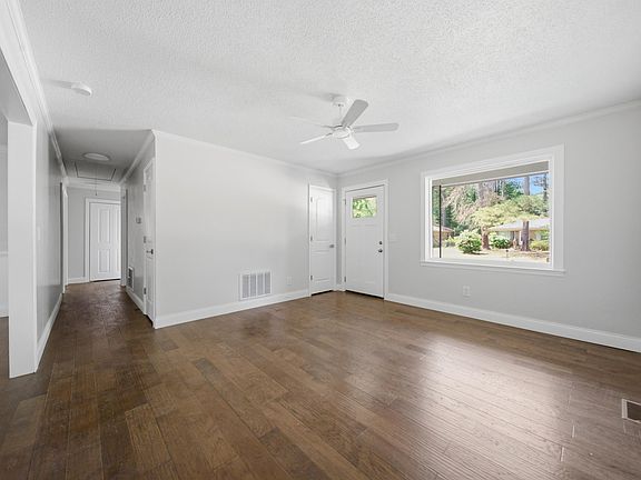 4th image of 306 Southall Rd