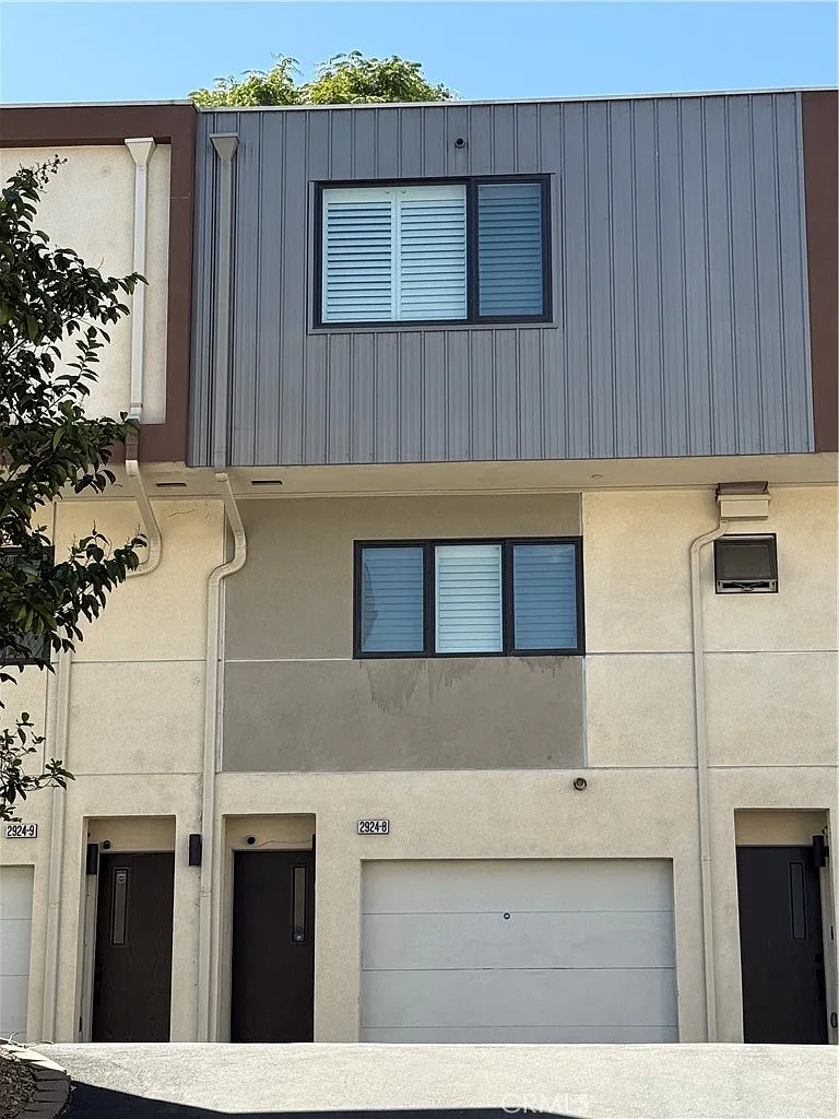 2 bed, 1356 sqft, $3,900 — Photo 1