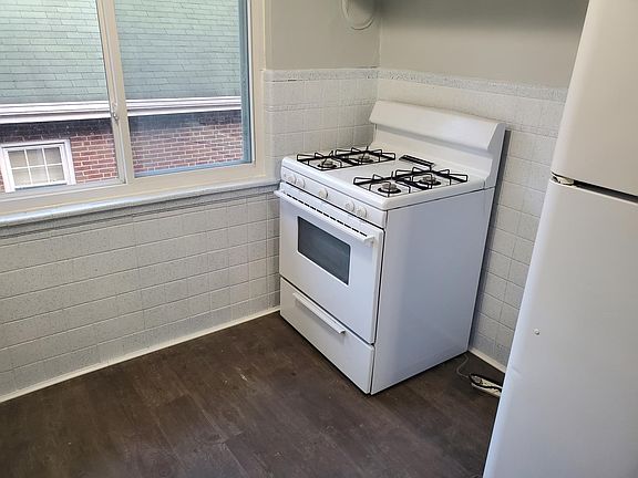 3rd image of 2716 Lawndale Ave #3