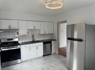 229 Maple Pl, Mineola, NY 11501