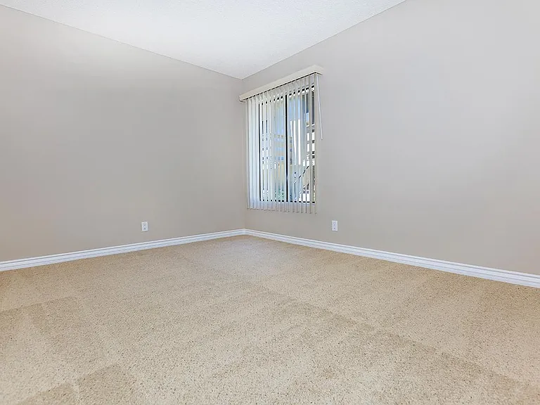 Raintree Apartment Homes — Photo 25