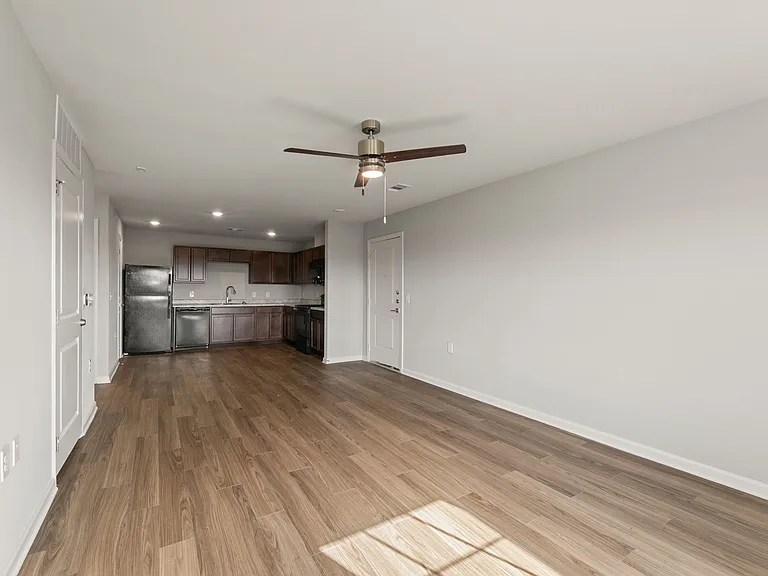 Agave East Apartments — Photo 3