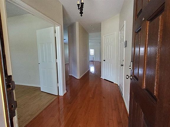 3rd image of 13107 Split Creek Ln