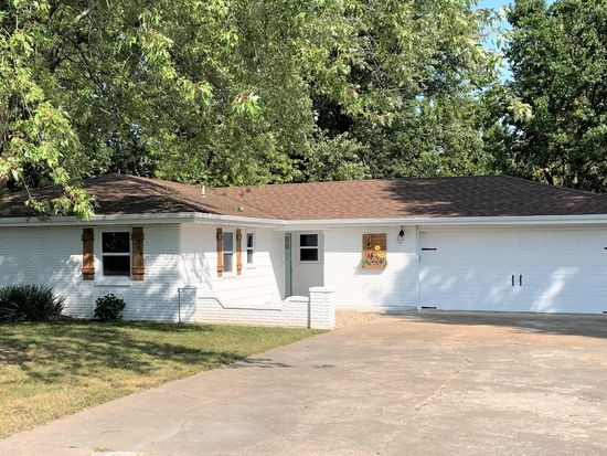 1405 W Locust St Bolivar Mo 65613 Zillow