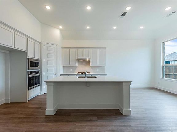 2nd image of 1535 Wheatley Way