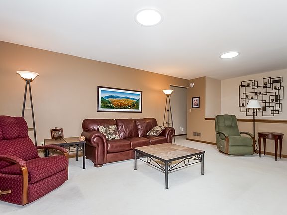 5th image of 828 Lynnewood Dr