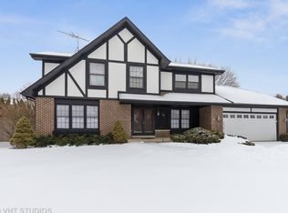 921 Jeremy Ln, Libertyville, IL 60048