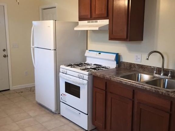 4th image of 3674 Tylor Dr