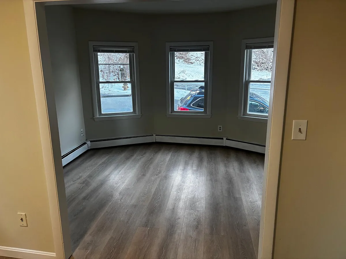Building Photo - Oak Ter