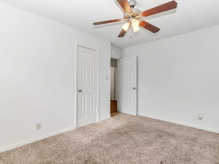 4716 Fawn Dr — Photo 12