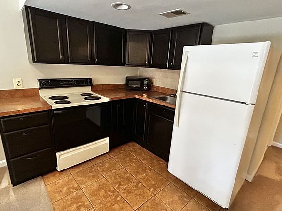 5th image of 3 Woodmont Ct