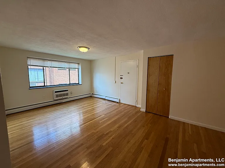 222-224 Babcock St #8 — Photo 2