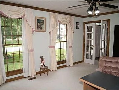 2nd image of 1257 Venetian Way
