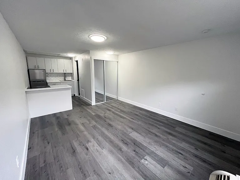 Pine Grove Apartments — Photo 33