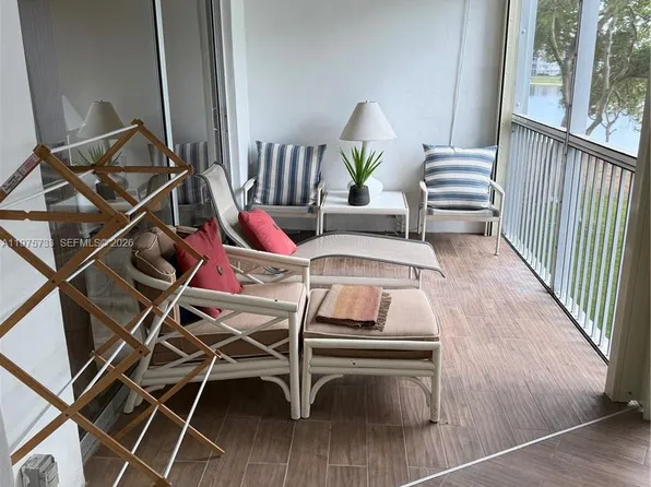 2940 N Course Dr, Pompano Beach, FL