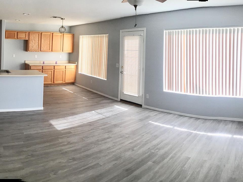 1st image of 355 W Bolero Dr