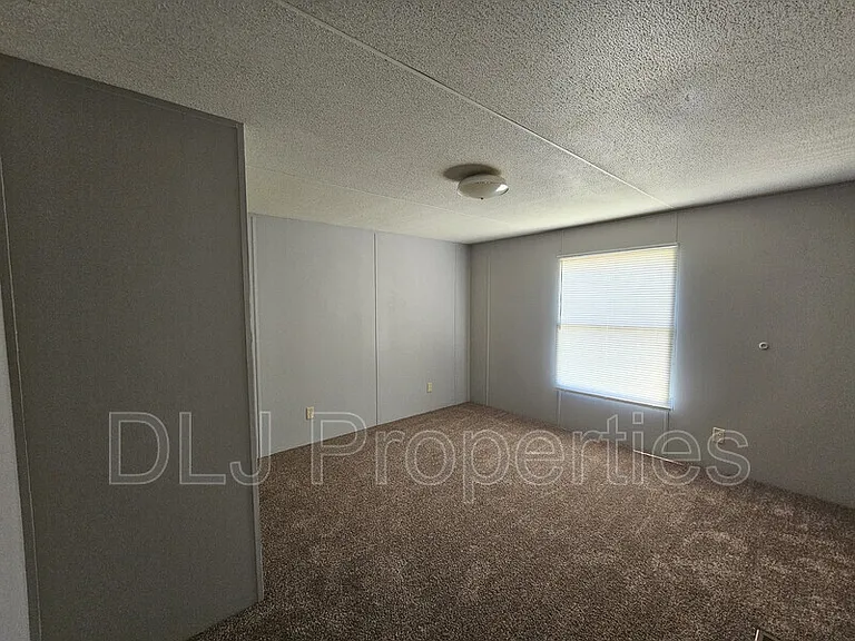 1376 Providence Rd — Photo 11