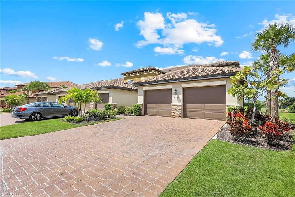2 bed, 2.0 bath, 1625 sqft, $7,000 — Photo 2