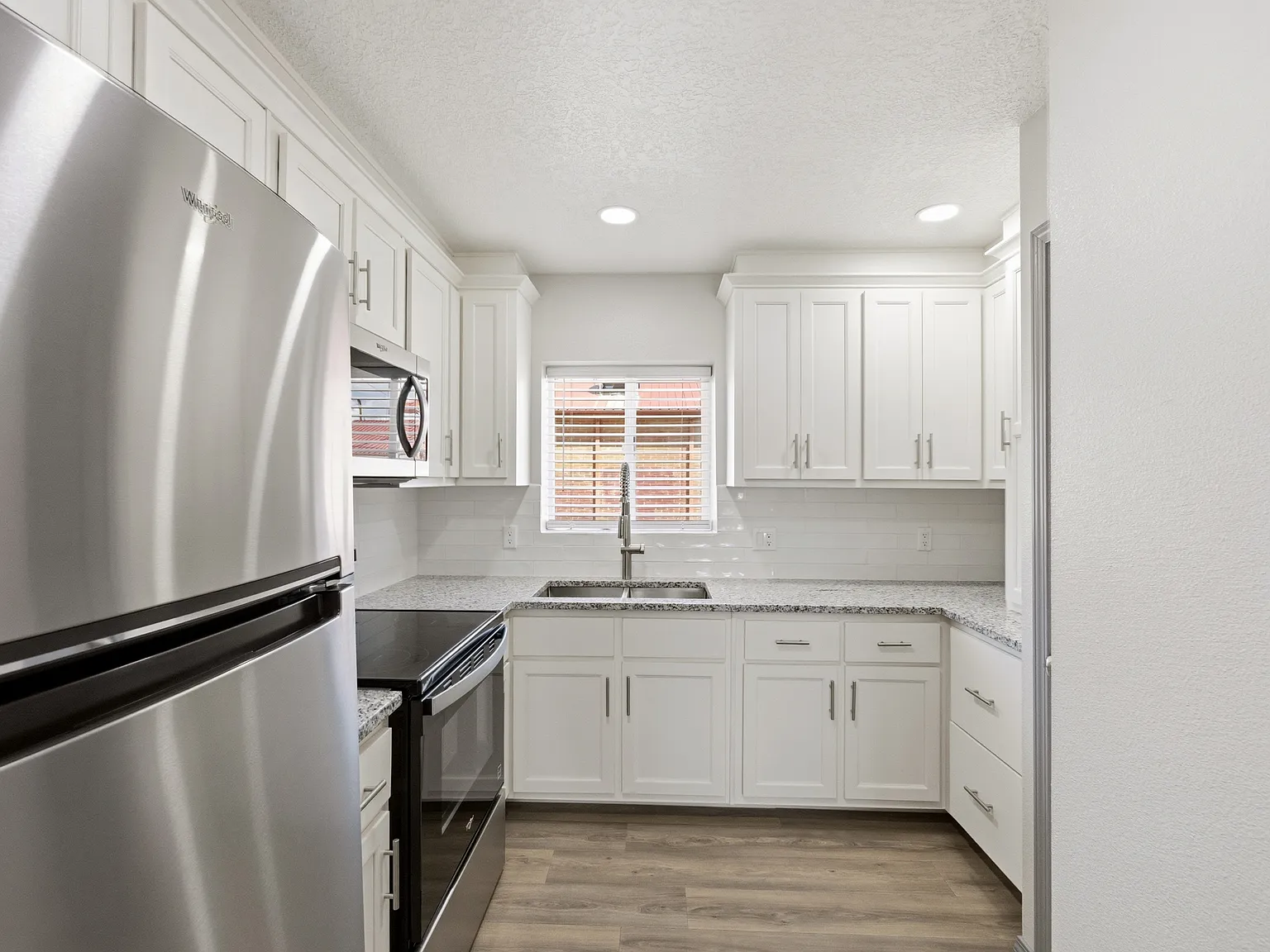 2 bed, 766 sqft, $1,275 — Photo 4