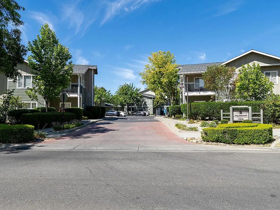 1st image of 1818 Moore Blvd APT 204