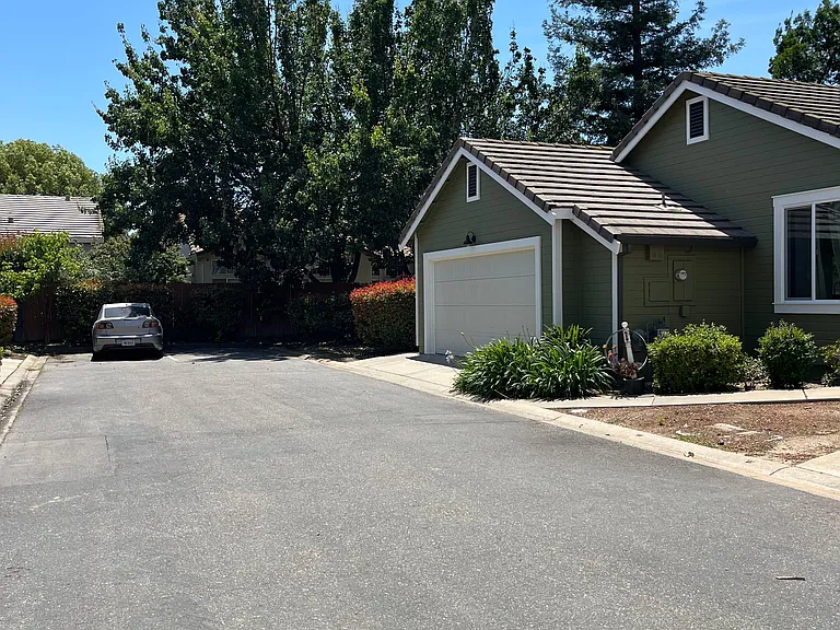 9322 Laguna Pointe Way — Photo 25