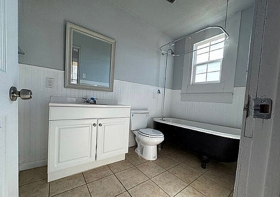 1st image of 218 E Rosewood Ave Unit 2