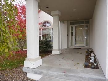 4th image of 425 NW Cottonwood Dr