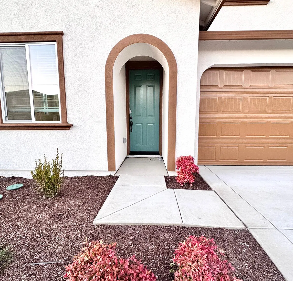 4 bed, 2018 sqft, $3,950 — Photo 3