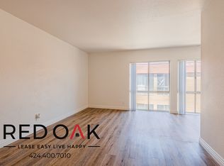 17830 Sherman Way APT 359, Reseda, CA 91335