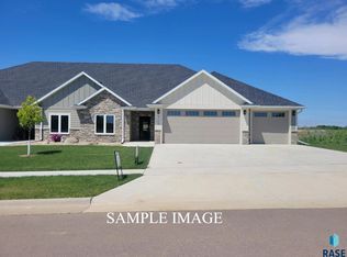 8114 E Norway Pine Trl, Sioux Falls, SD 57110