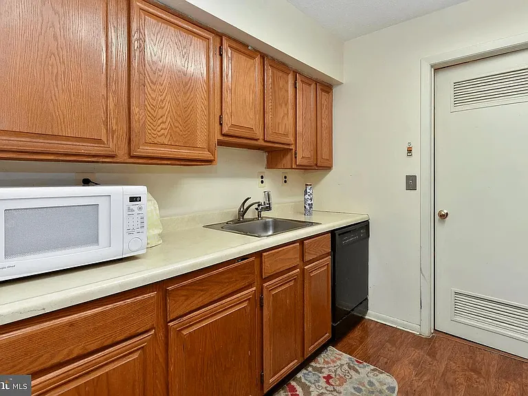 4 Wynwood Dr #14 — Photo 13