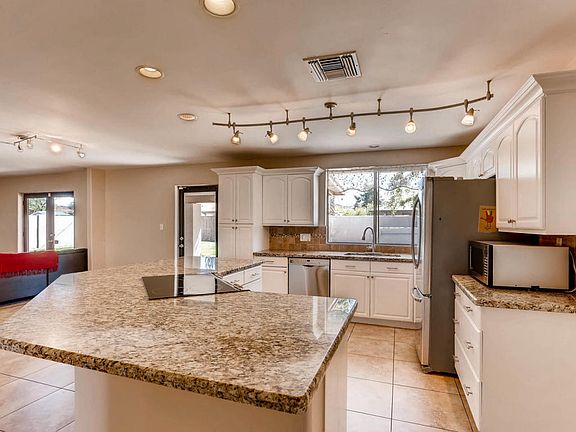 5th image of 3111 E Cheryl Dr