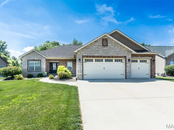 138 Smola Woods Ct, Glen Carbon, IL 62034