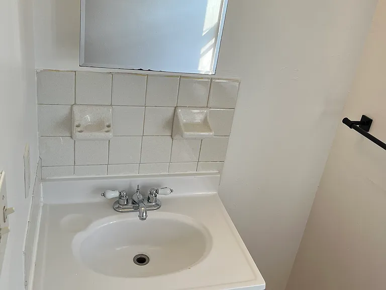 1220 E Columbia Ave #B — Photo 33