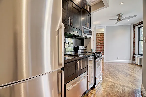 Rented by REAL New York | media 14