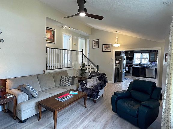 3rd image of 106 Morley Rd