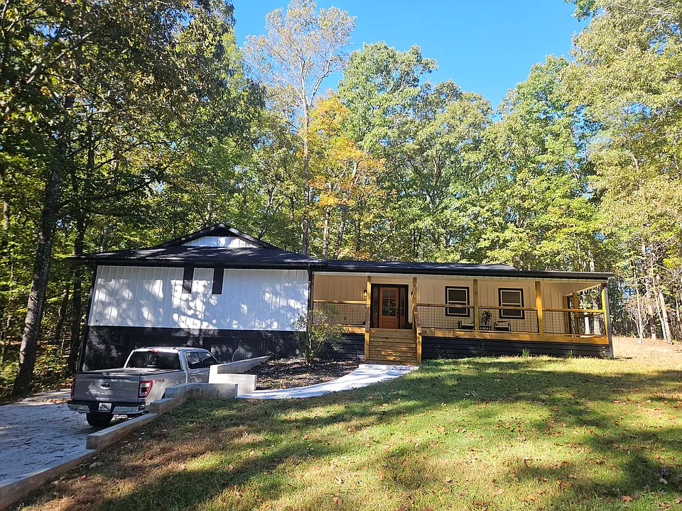 2513 N Carroll Ct