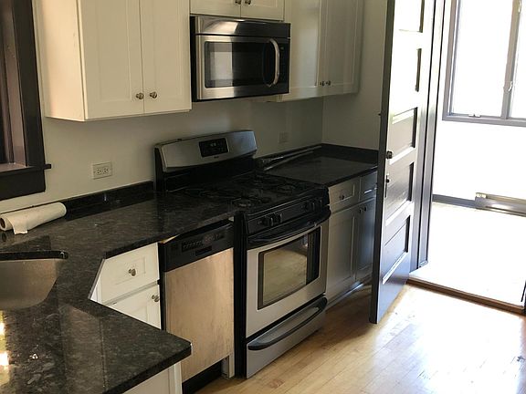 2nd image of 3110 W Palmer Blvd #1FF