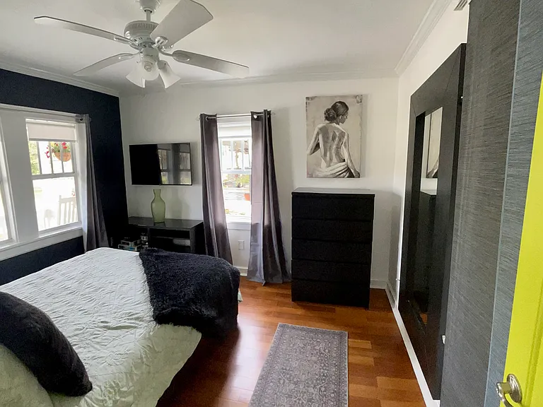 2407 E 10th Ave — Photo 13