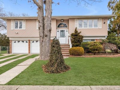 187 N Hawthorne Street, Massapequa, NY, 11758