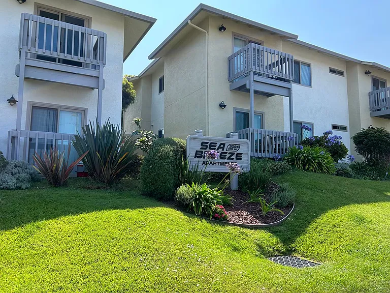 Sea Breeze Apartments for rent in Marina, CA — Photo 25