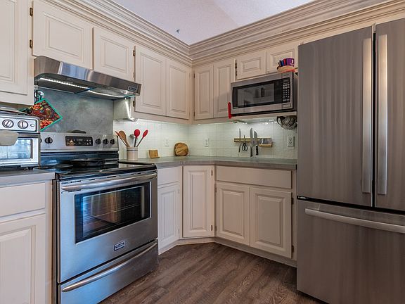 3rd image of 2780 E Hardy Ln