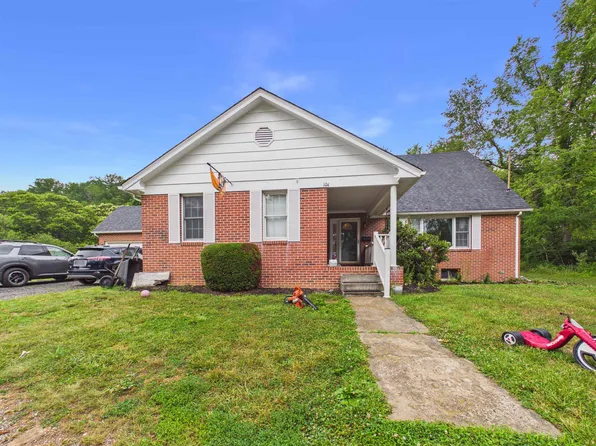 104 Southview Ave, Narrows, VA 24124