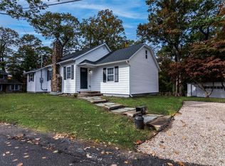 18 Locust Ave, Stony Brook, NY 11790