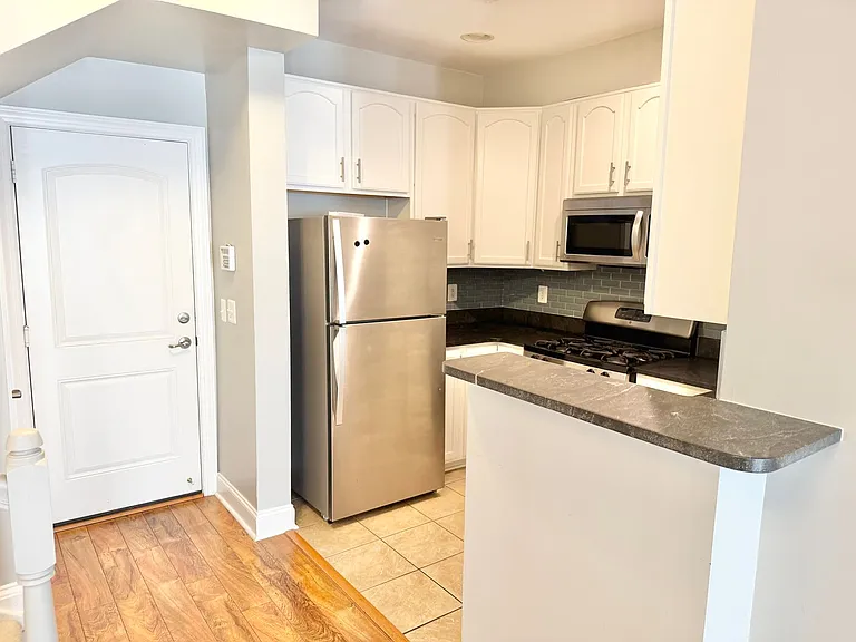 2304 Margraf Cir — Photo 11