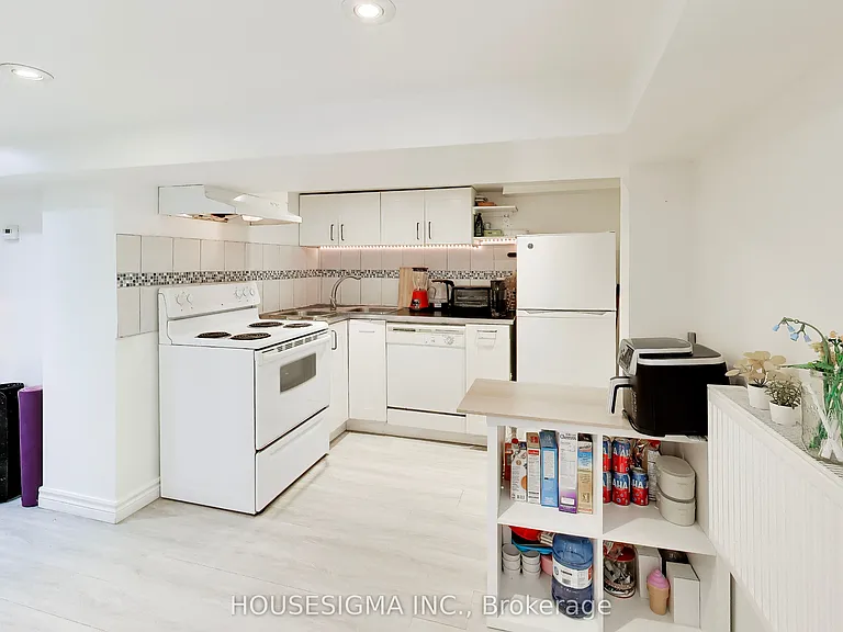 152 Linsmore Cres #LOWER — Photo 5
