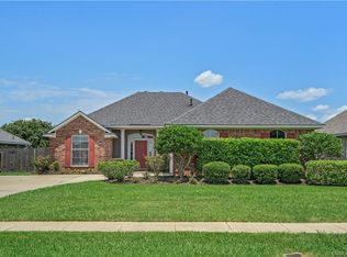 5821 Bluebonnett Dr, Bossier City, LA 71112