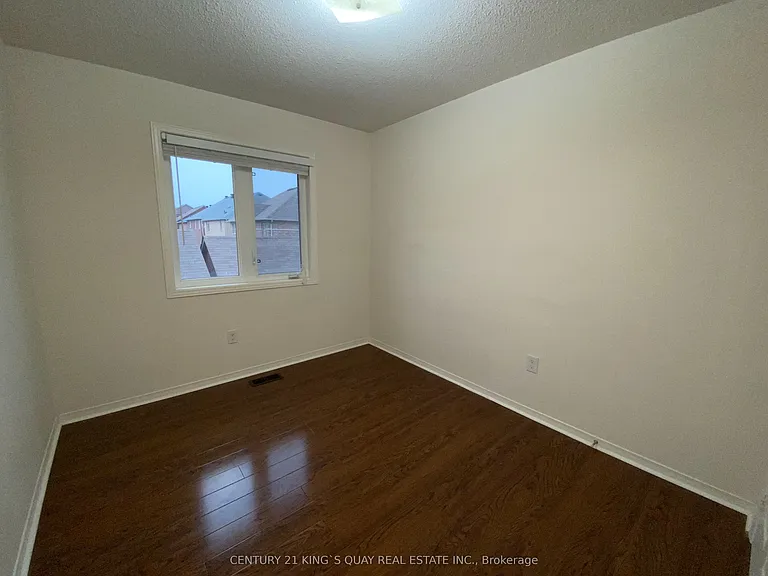 1102 Bur Oak Ave — Photo 12