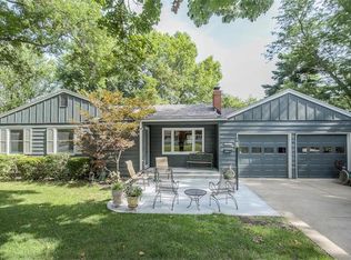 5300 W 65th Ter, Prairie Village, KS 66208
