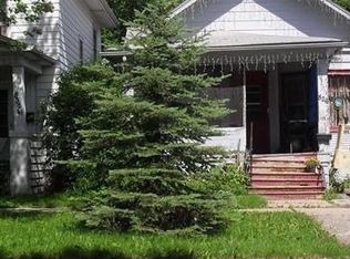 826 W 1st St, Waterloo, IA 50701